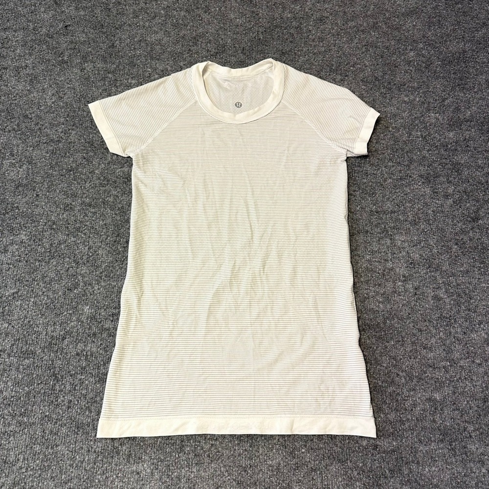 Lululemon Top Womens Size 6 White Grey Striped Swiftly Tech Short Sleeve Sport